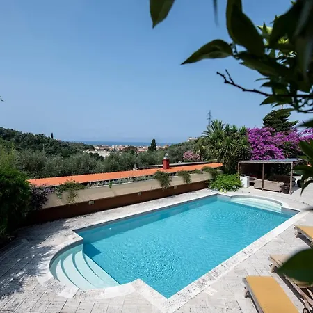 201 - In Villa, Giardino E Piscina Privata * Lavagna