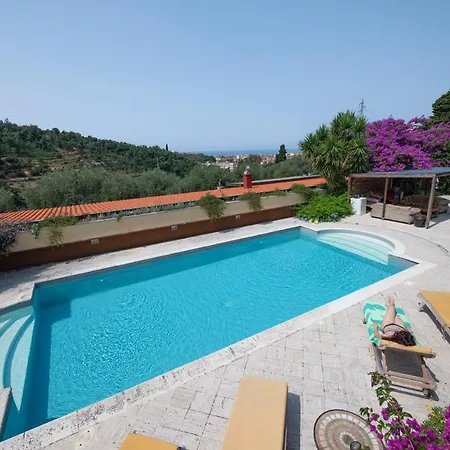 201 - In Villa, Giardino E Piscina Privata Lavagna