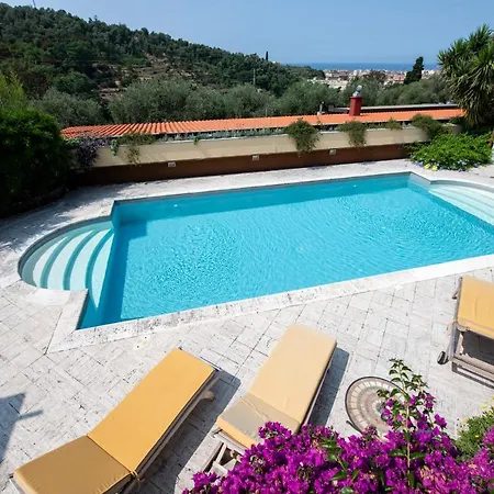 아파트 201 - In Villa, Giardino E Piscina Privata