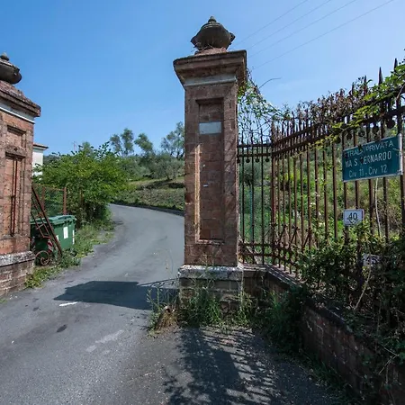 201 - In Villa, Giardino E Piscina Privata *