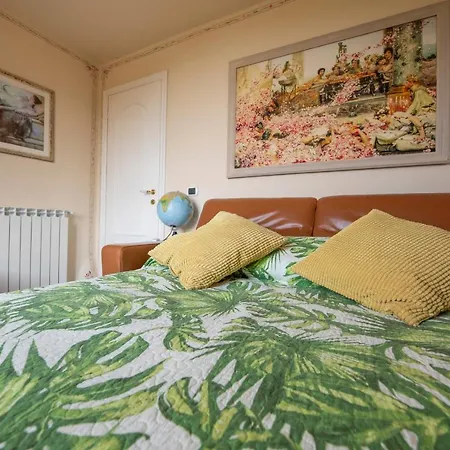 201 - In Villa, Giardino E Piscina Privata *