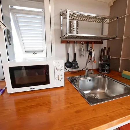 201 - In Villa, Giardino E Piscina Privata * 拉瓦尼亚